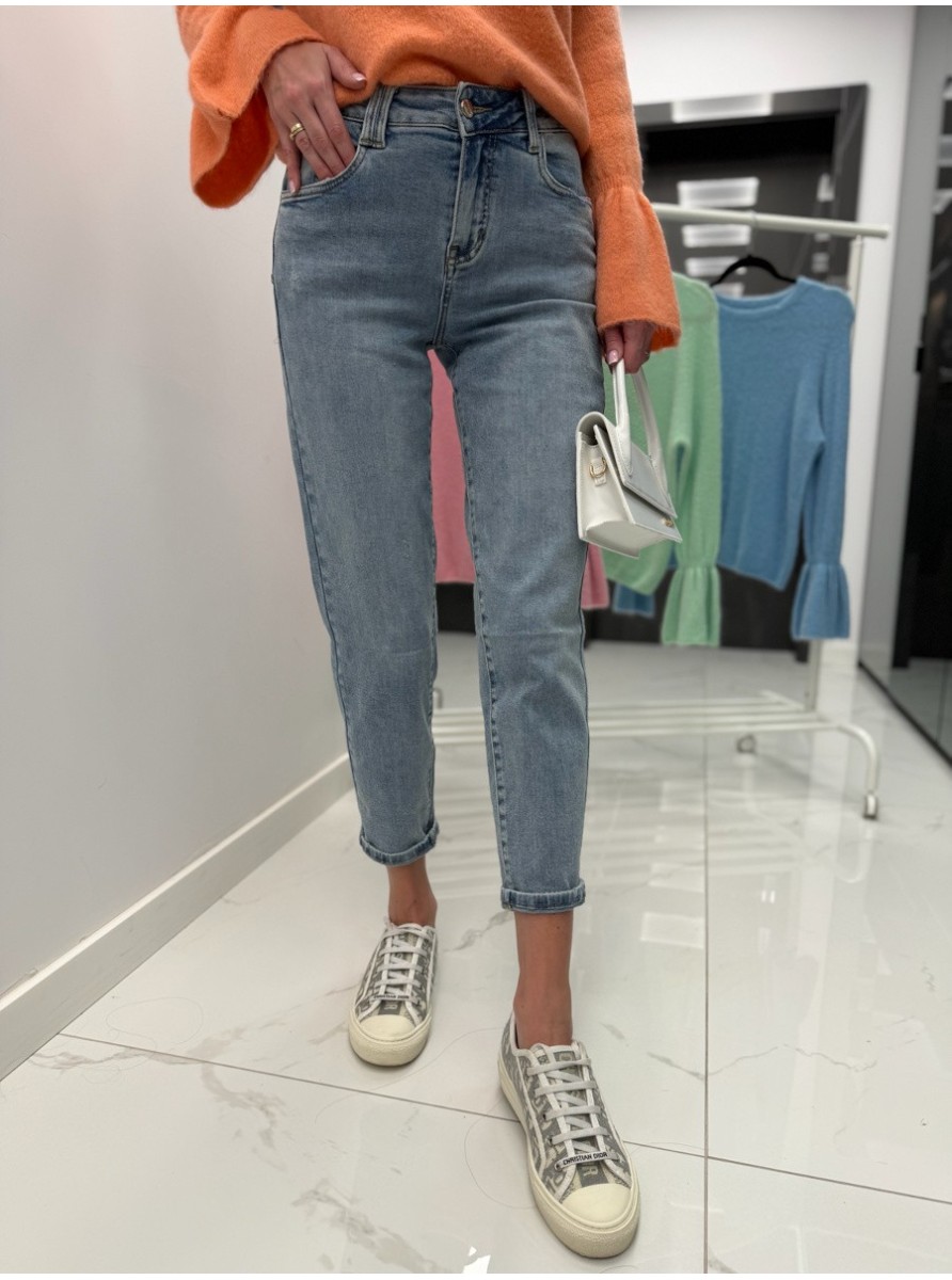 SPODNIE JEANSOWE MOM FIT LIGHT BLUE